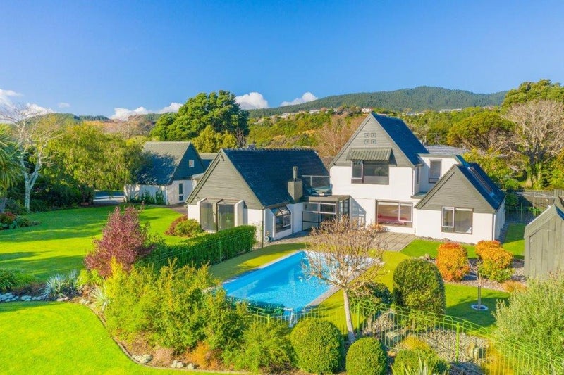 3 Fiesta Grove, Raumati Beach, Paraparaumu - Carousel 1