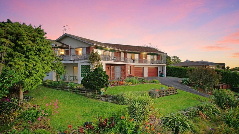 7 Gibbs Crescent, Red Hill, Papakura - Carousel 2
