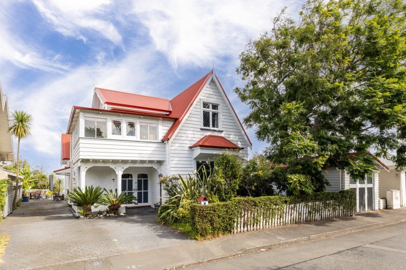8 Lighthouse Road, Bluff Hill, Napier - Carousel 27