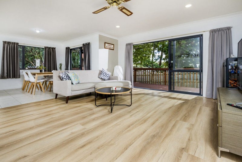 2/6 Wykeham Place, Glenfield, Auckland - Carousel 2