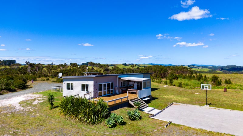 5751B State Highway 10, Kaitaia - Carousel 1