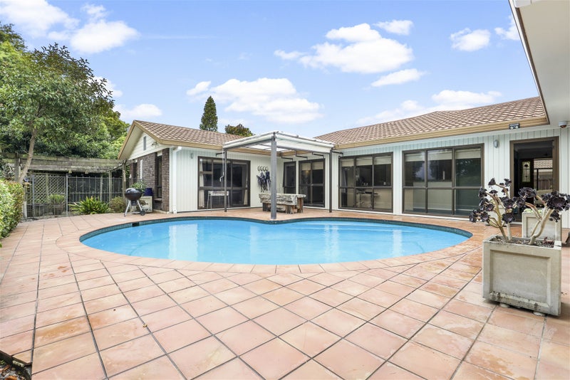 65 Chedworth Avenue, Chedworth, Hamilton - Carousel 1