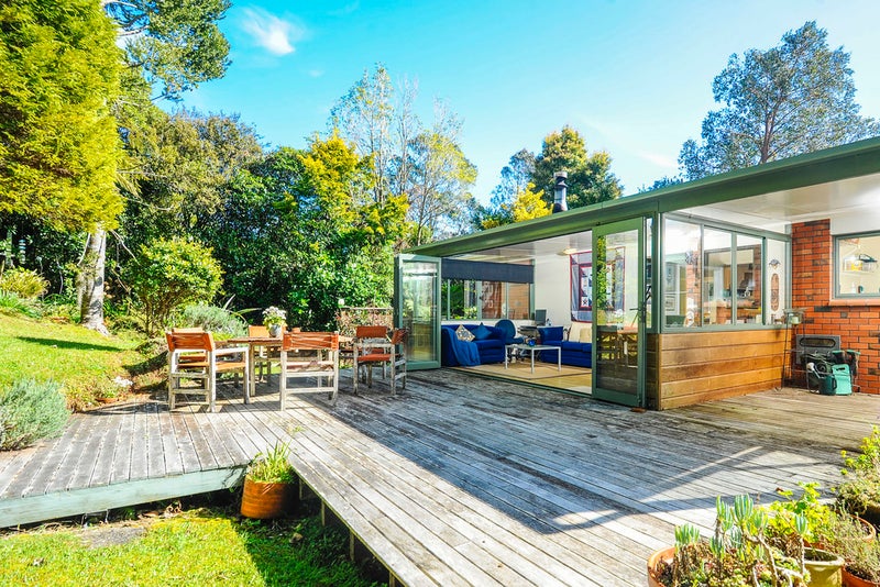 832 West Coast Road, Waiatarua, Auckland - Carousel 2