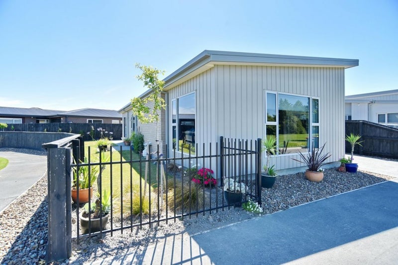 1 Glenbarr Lane, Broomfield, Christchurch - Carousel 1