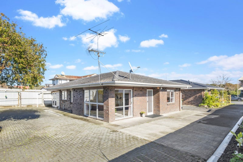 2/40 Aviemore Drive, Highland Park, Auckland - Carousel 2