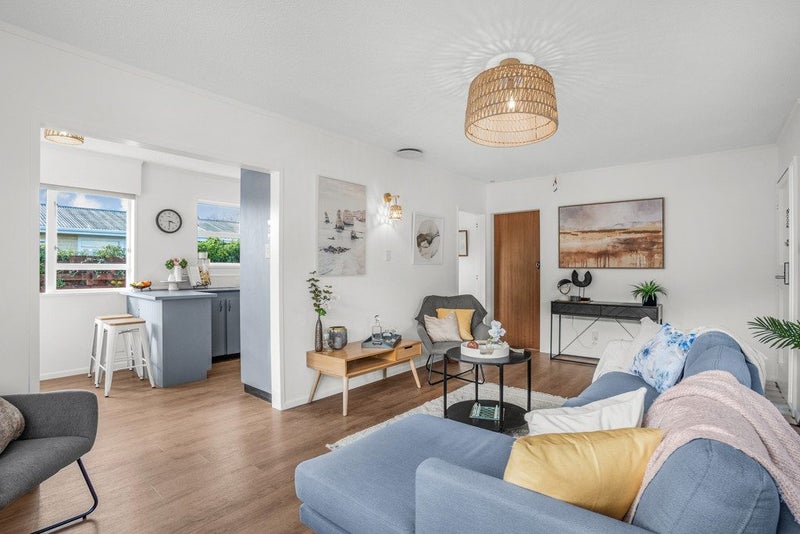 19 California Drive, Totara Park, Upper Hutt - Carousel 2