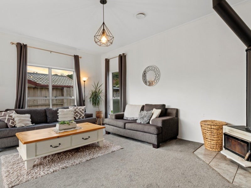 28 Dingadee Street, Welcome Bay, Tauranga - Carousel 2