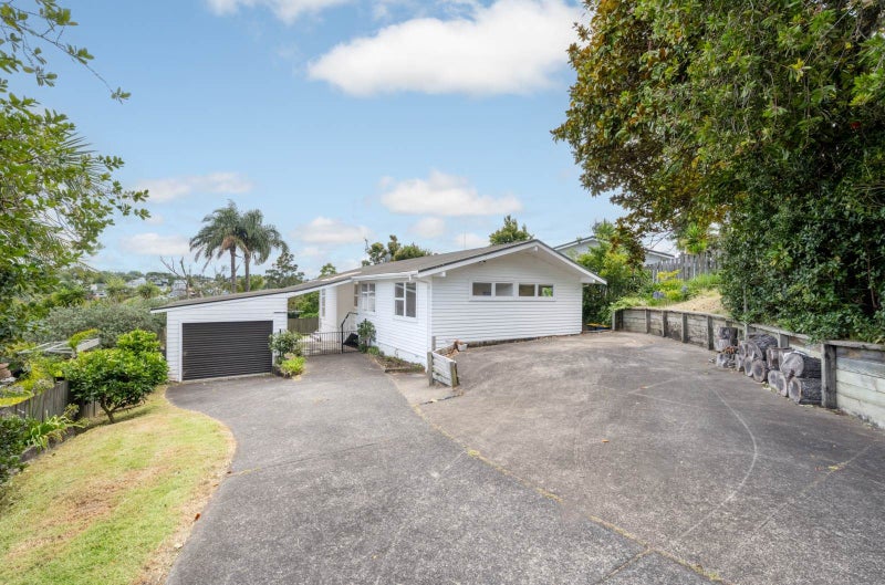 13 Acacia Road, Torbay, Auckland - Carousel 1