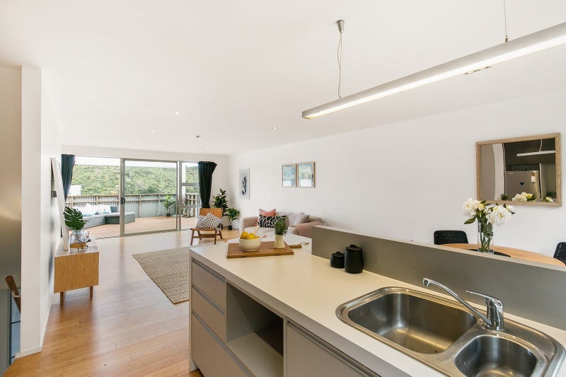 56 Saddleback Grove, Karori, Wellington - Carousel 2