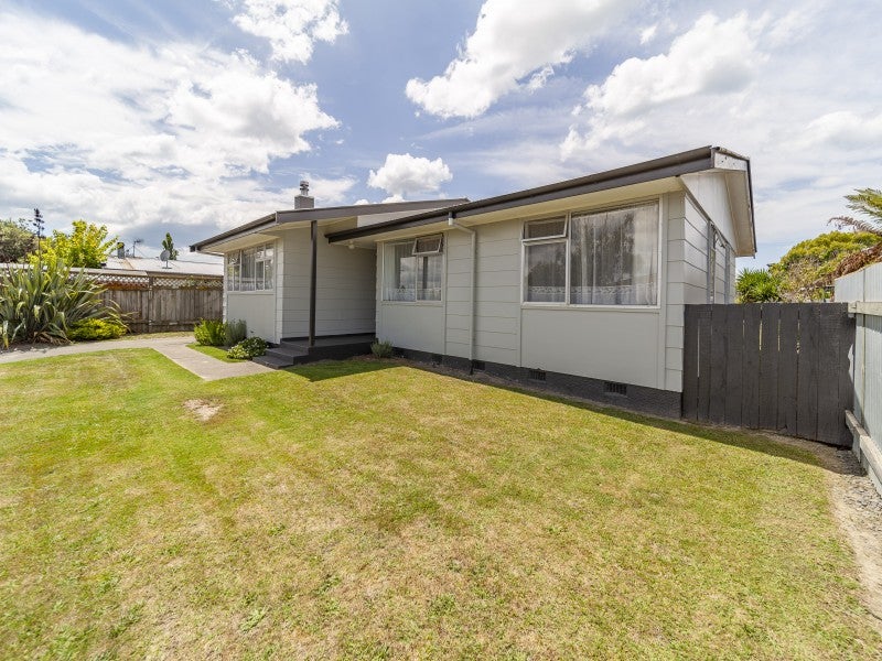 3 Robinson Crescent, Tamatea, Napier - Carousel 1