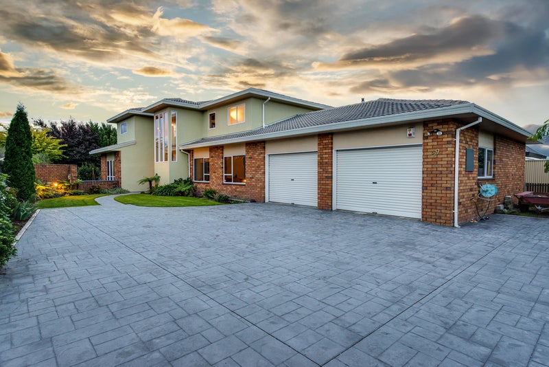 29 Creese Place, Redwood, Christchurch - Carousel 2