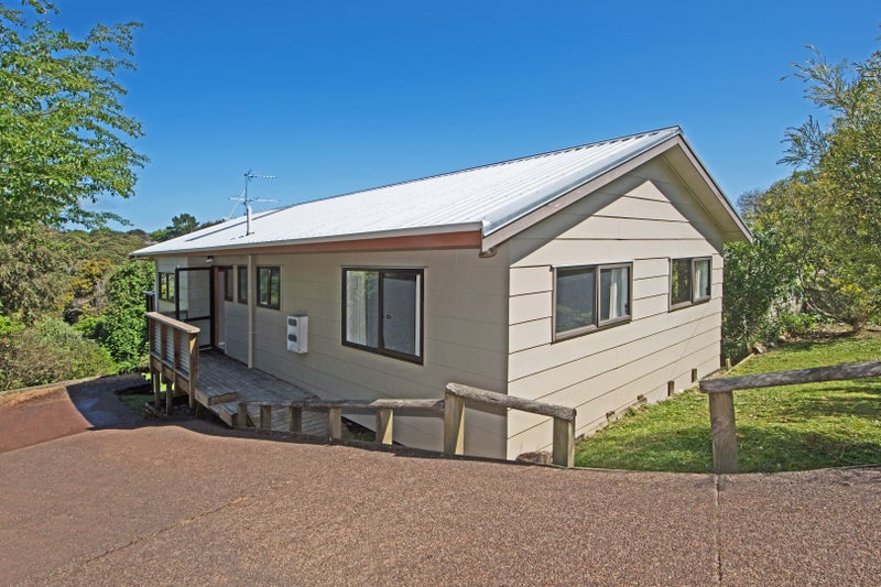 40 Goodwin Avenue, Oneroa, Waiheke Island - Carousel 1
