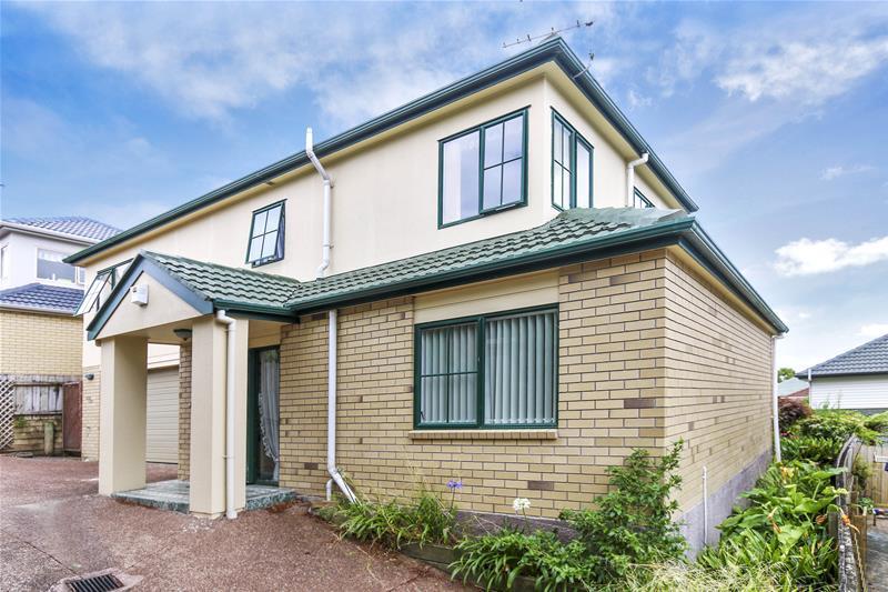 2/4 Minerva Terrace, Howick, Auckland - Carousel 1