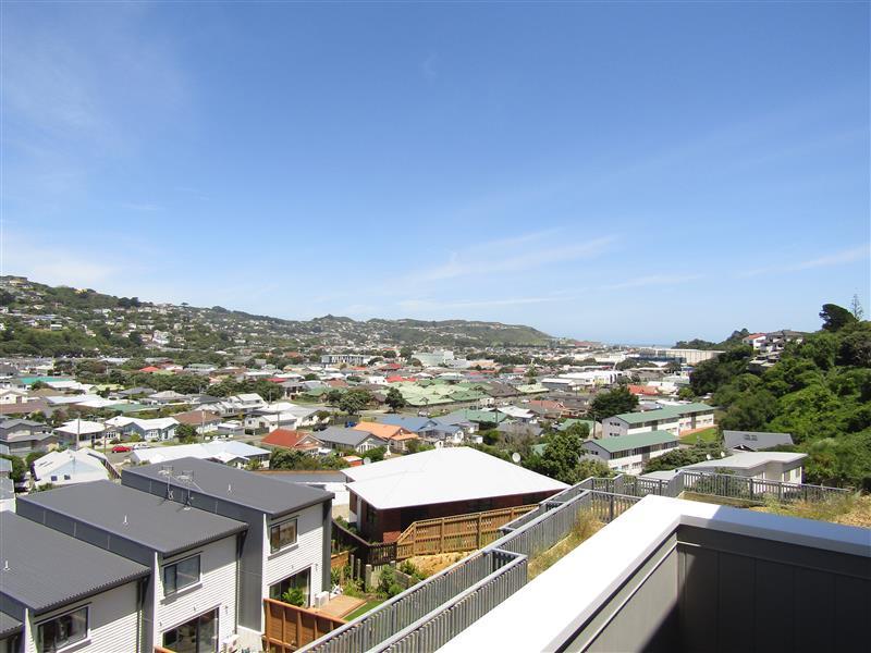 5/104 Maupuia Road, Maupuia, Wellington - Carousel 1