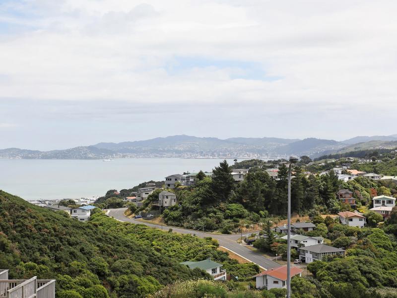 91 Cedar Street, Maungaraki, Lower Hutt - Carousel 2