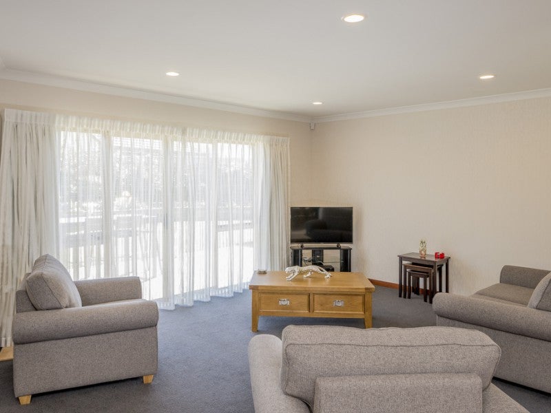 4 Datum Way, Paraparaumu - Carousel 26