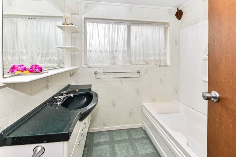 18 Limond Street, Randwick Park, Auckland - Carousel 6