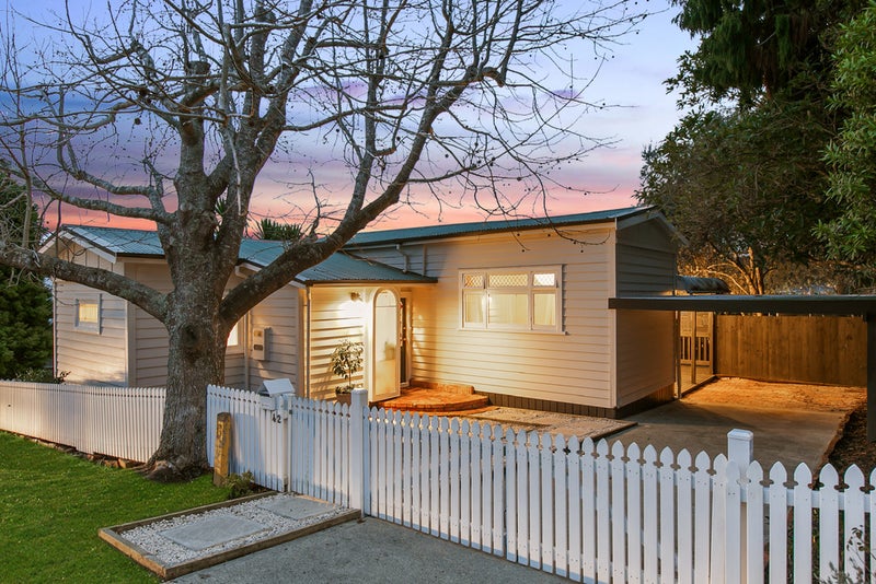 42 Beach Haven Road, Beach Haven, Auckland - Carousel 2