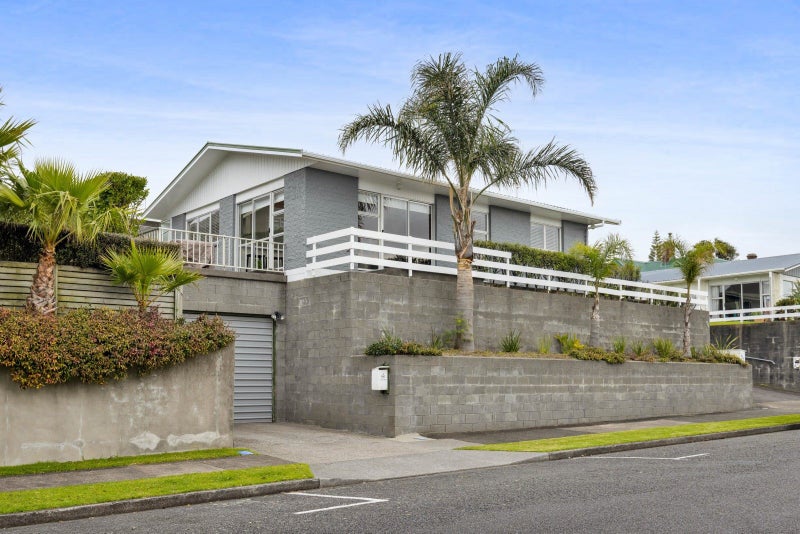 1/246 Courtenay Street, Strandon, New Plymouth - Carousel 1