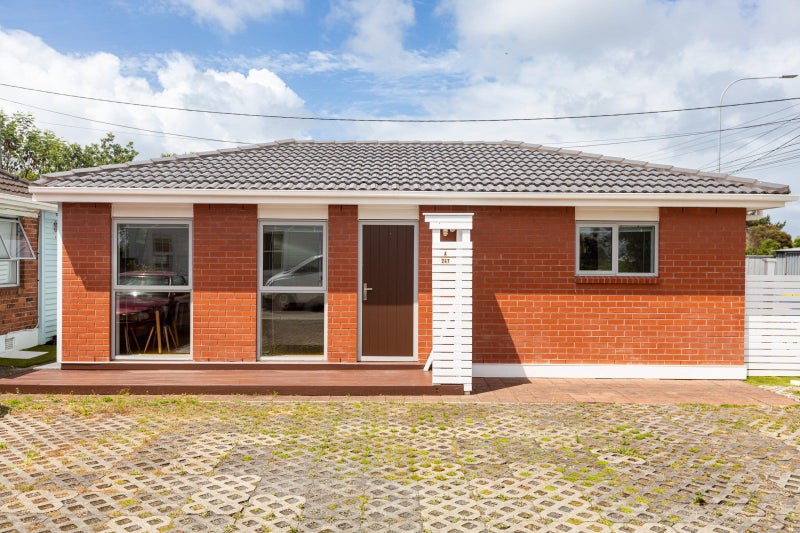 247A Glenfield Road, Hillcrest, Auckland - Carousel 1