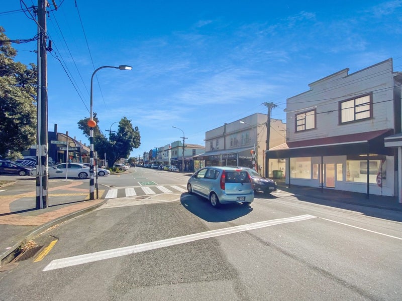 151 The Parade, Island Bay, Wellington - Carousel 1