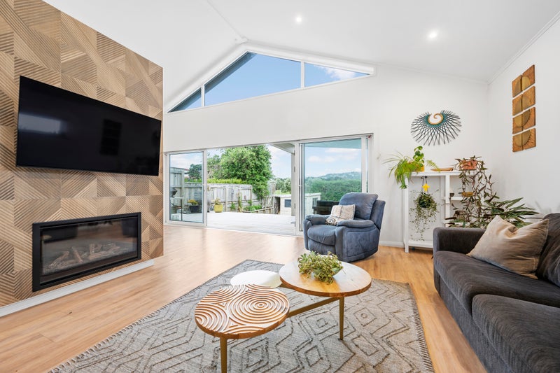 202 Coutts Street, Rongotai, Wellington - Carousel 2