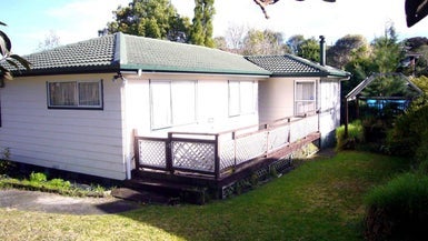 35 Zita Maria Drive, Massey, Auckland - Carousel 1