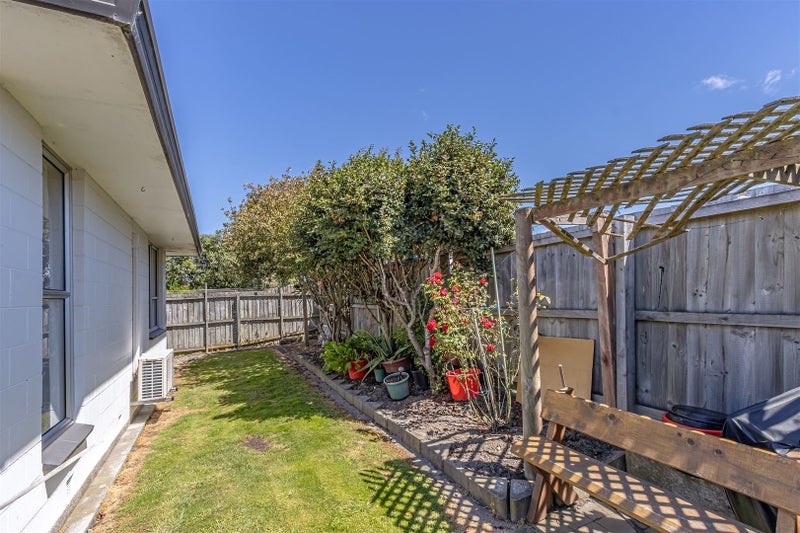 2/47 Chipping Lane, Redwood, Christchurch - Carousel 2