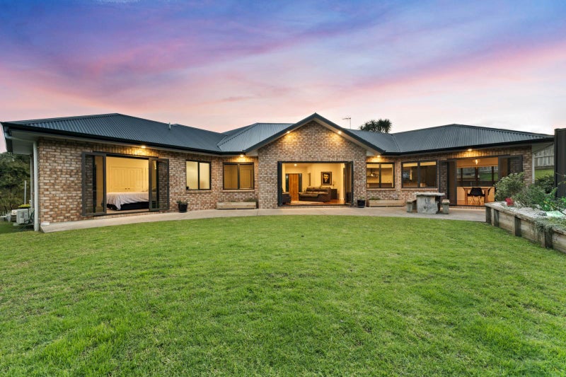 157E Colwill Road, Massey, Auckland - Carousel 1