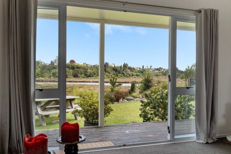 11 College Place, Poike, Tauranga - Carousel 2