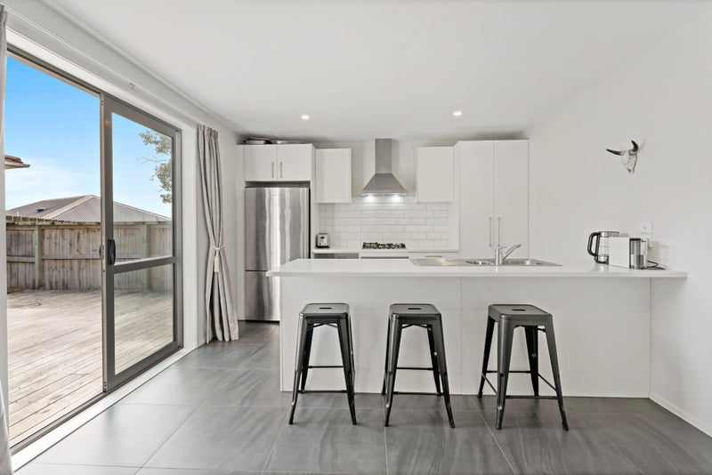 1A Grandison Crescent, New Lynn, Auckland - Carousel 2