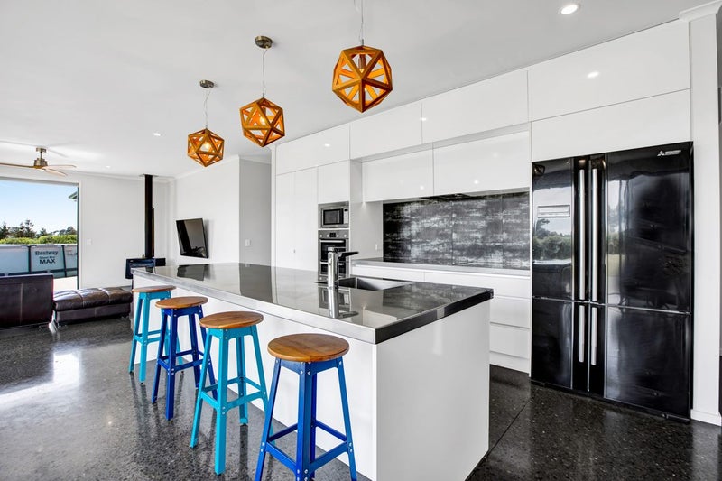 135 Sealy Road, Omata, New Plymouth - Carousel 2