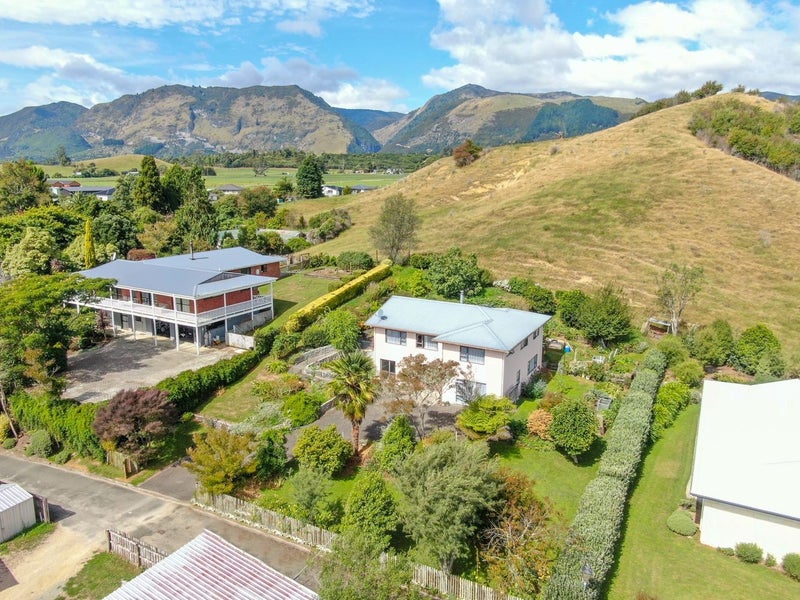 16 Park Avenue, Takaka - Carousel 24
