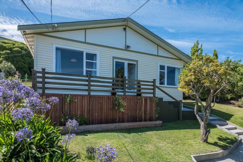 152 Darlington Road, Miramar, Wellington - Carousel 17
