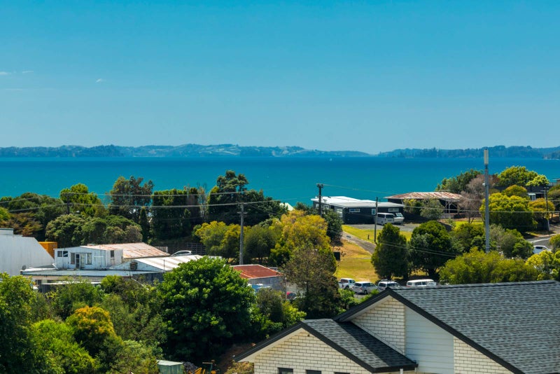 2 Ruth Craig Place, Stanmore Bay, Whangaparaoa - Carousel 1