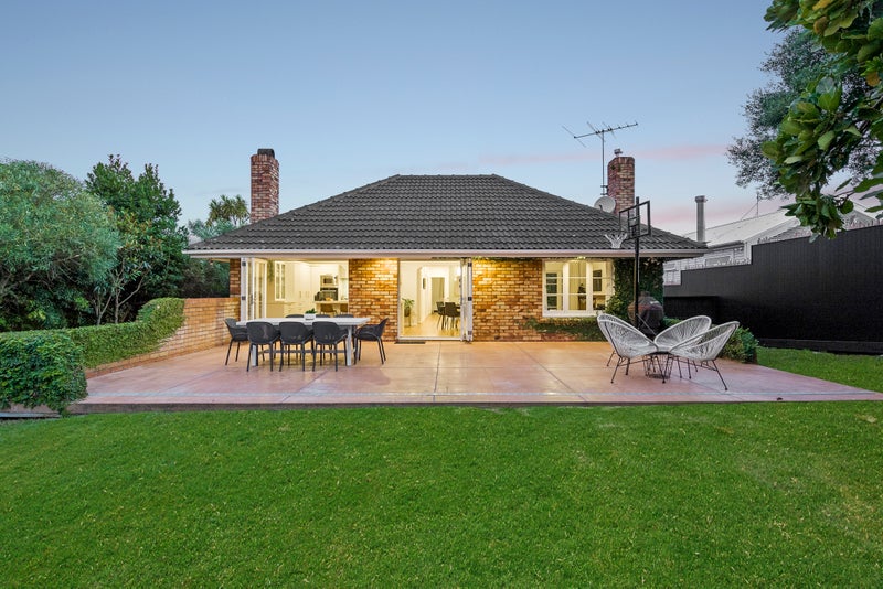 8 Athlone Road, Glendowie, Auckland - Carousel 1