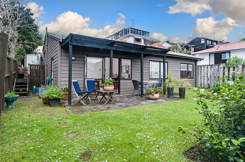 16A Godden Crescent, Orakei, Auckland - Carousel 2