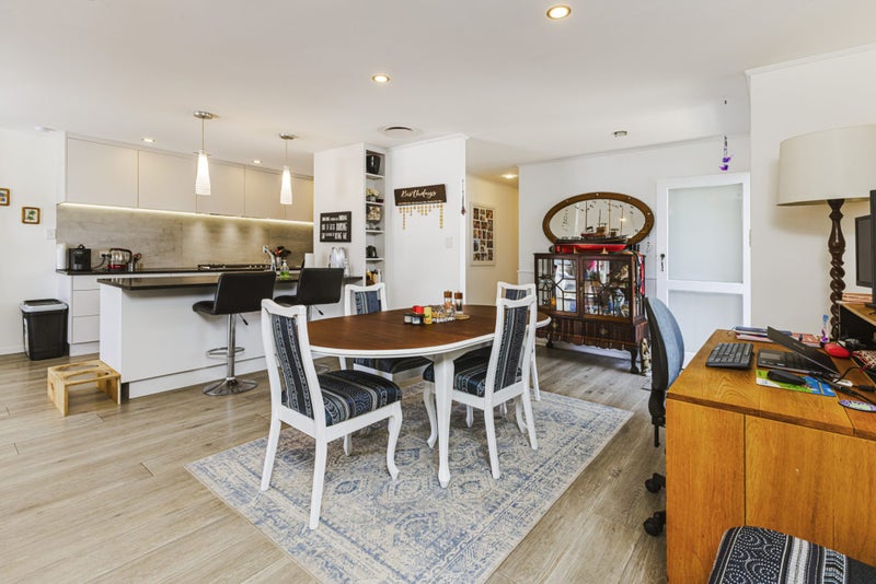 4 Standish Place, Bayview, Auckland - Carousel 2