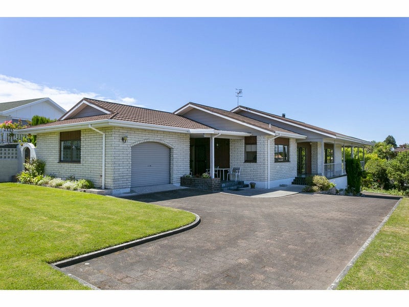 62 Harvey Street, Waipahihi, Taupo - Carousel 2