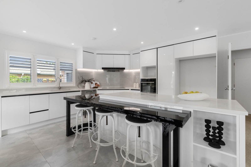 17 Lushington Place, Huntington Park, Auckland - Carousel 2