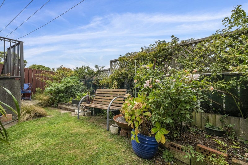 12 Rangitane Street, Maupuia, Wellington - Carousel 2