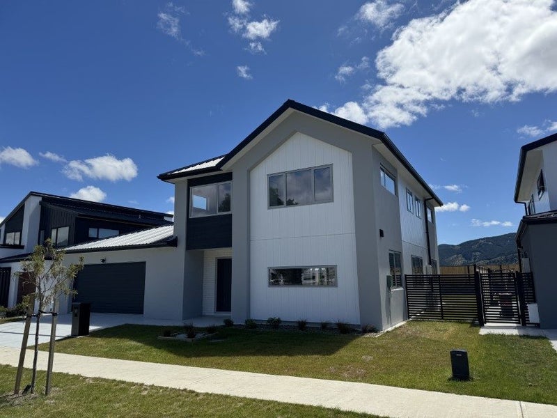 91 Cynisca Crescent, Wallaceville, Upper Hutt - Carousel 1