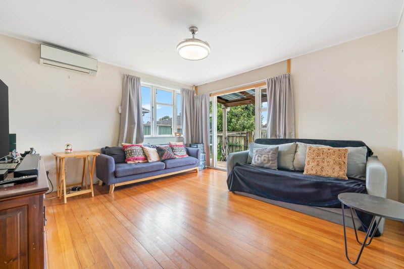 5A Anderson Avenue, Point England, Auckland - Carousel 2