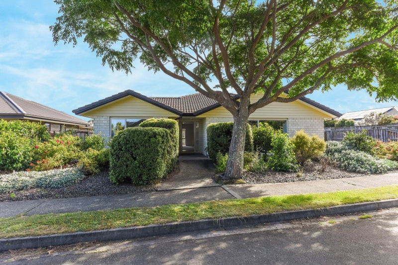 5 Hammill Grove, Stoke, Nelson - Carousel 1