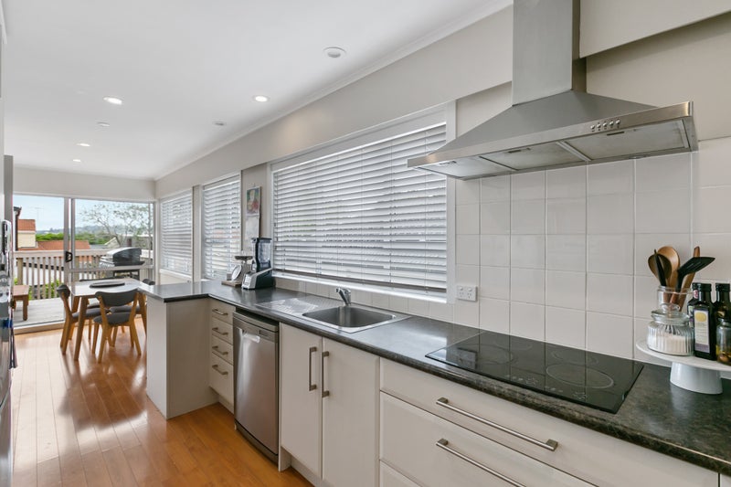 18 Taylor Road, Mangere Bridge, Auckland - Carousel 2