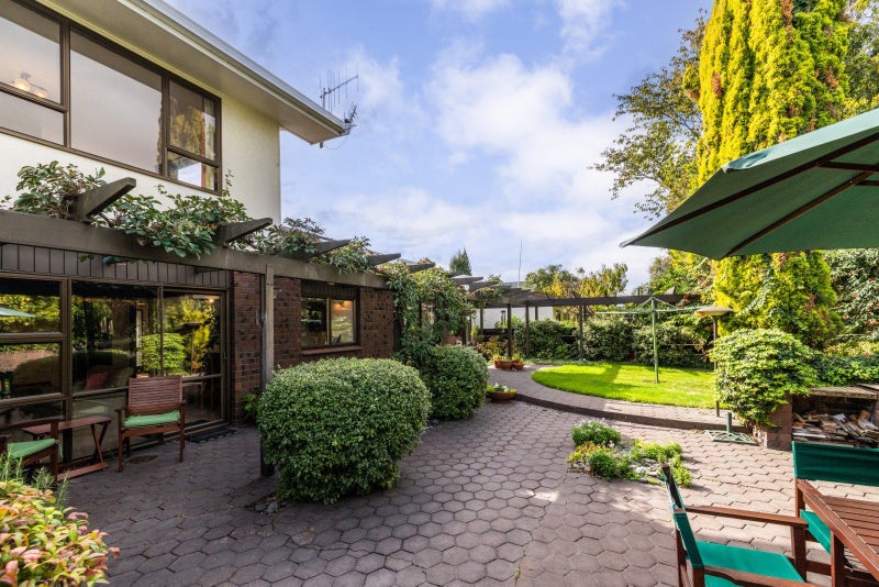 15 Corwen Place, Mayfair, Hastings - Carousel 1