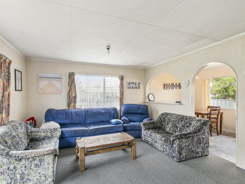 20 Newburn Grove, Wainuiomata, Lower Hutt - Carousel 1