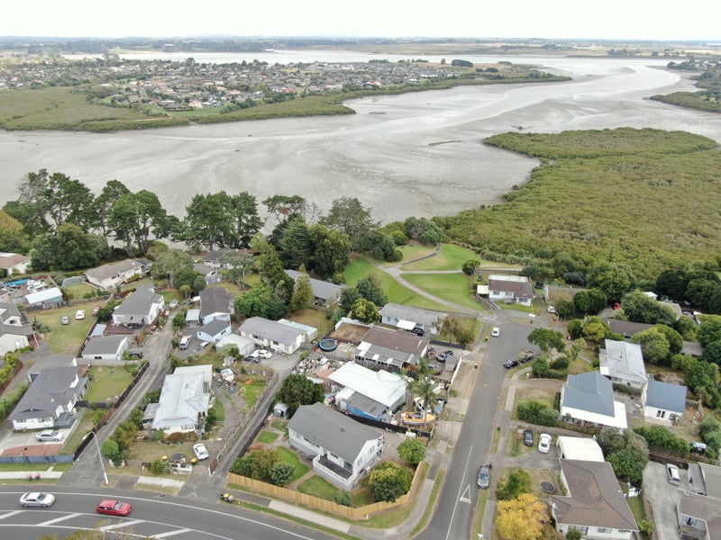 4 Montego Place, Weymouth, Auckland - Carousel 2
