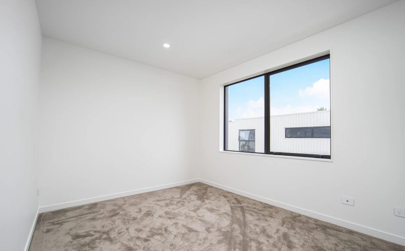 3 Rangeview Road, Sunnyvale, Auckland - Carousel 2
