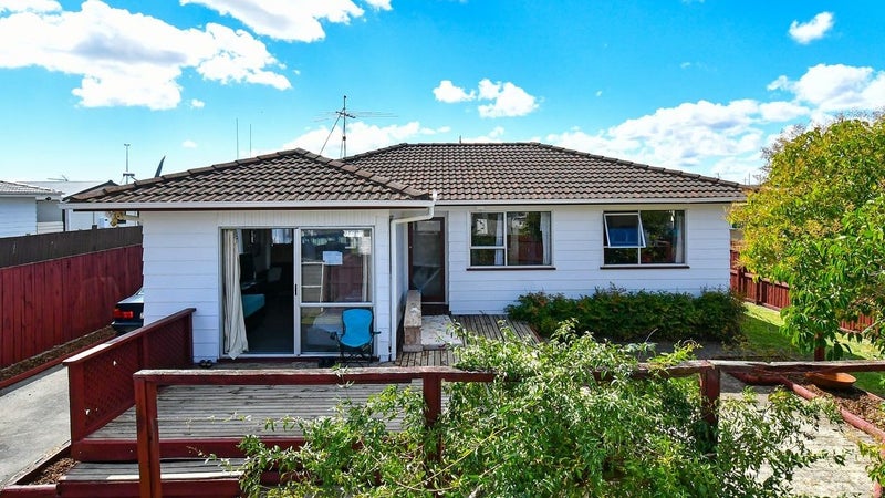 44 Secretariat Place, Randwick Park, Auckland - Carousel 1